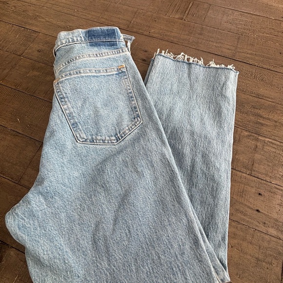 Abercrombie & Fitch Light Blue Cropped Jeans - Picture 4 of 5